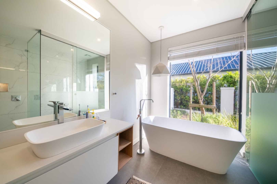To Let 4 Bedroom Property for Rent in Val De Vie Estate Western Cape